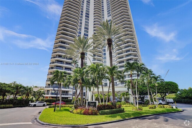 Building Photo - 3500 Mystic Pointe Dr Unit 2101 Rental