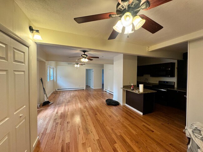 Building Photo - 205 Highland Ave Unit 1