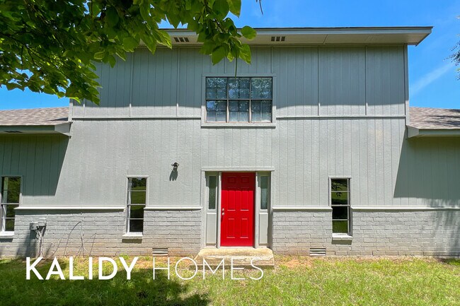 Photo - 900 N Harrah Rd