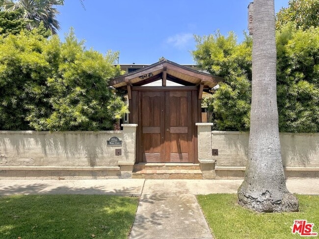 Photo - 2216 Meade Pl