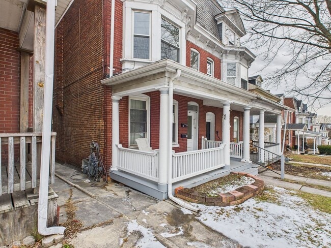 Photo - 735 N George St Unit 735 N GEORGE ST. #2FL