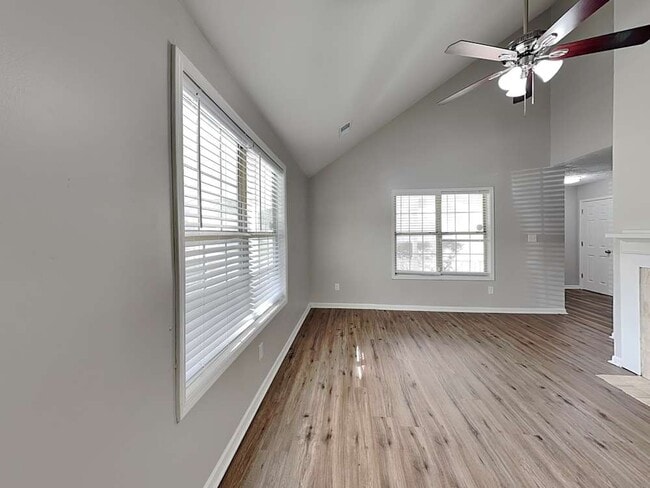 Photo - 1052 Autumn Crest Dr