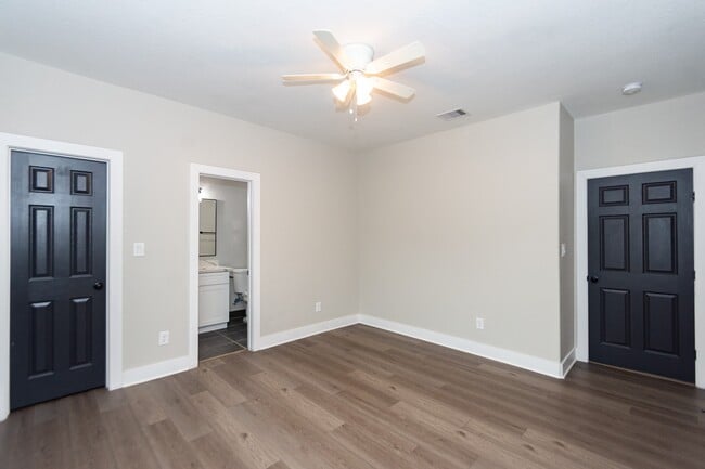 7311 Sandra St