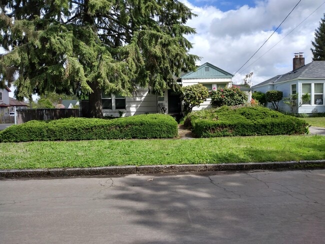 Building Photo - 1625 N Holman St