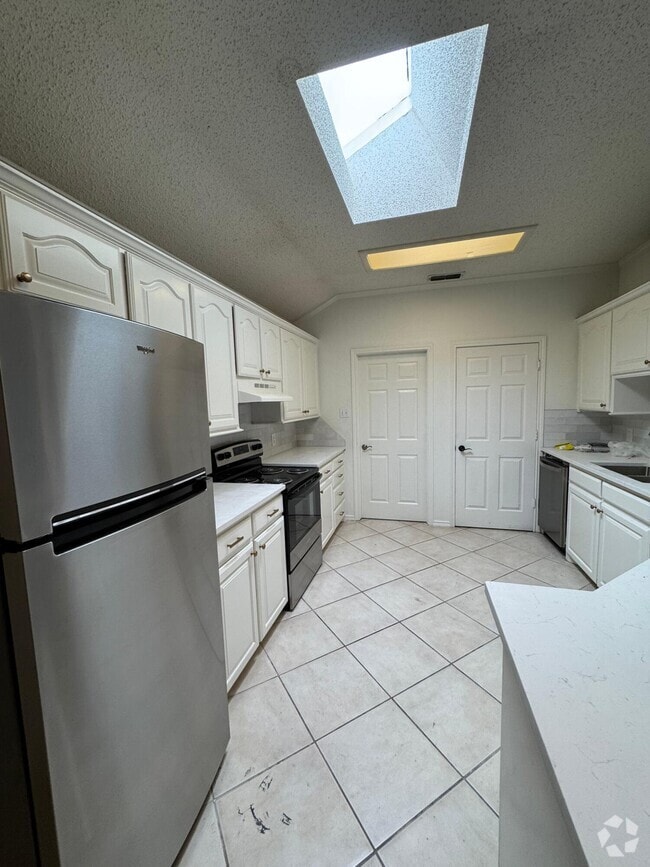 Building Photo - 905 Kirby Ave Rental