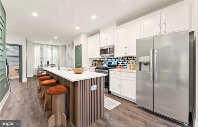 Photo - 101 Capital Ct