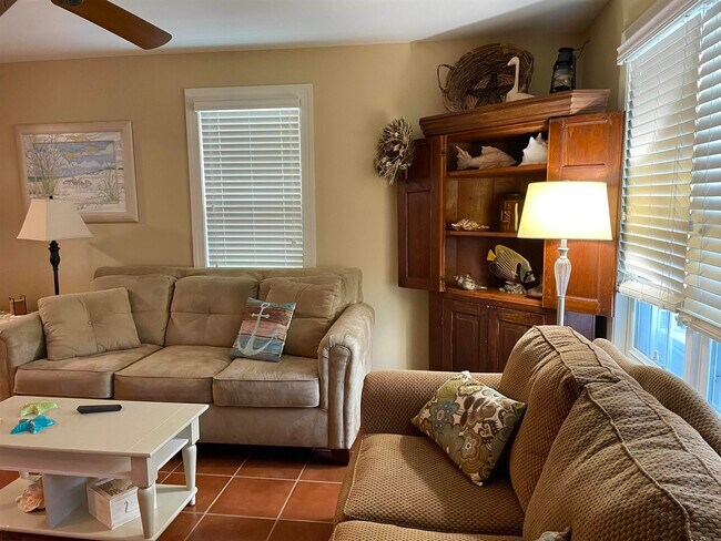 Photo - 315 42nd St S