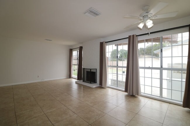 Photo - 4/Bedroom Home for Lease in West Hills!