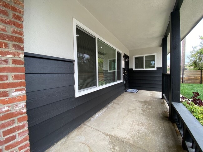 Photo - 141 Hillside Terrace