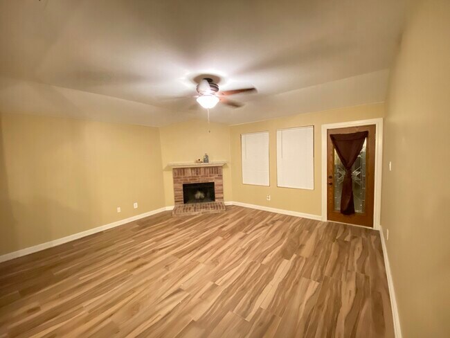 Photo - 513 Paddle Dr