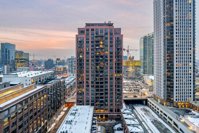Photo - Kinzie Station East Tower