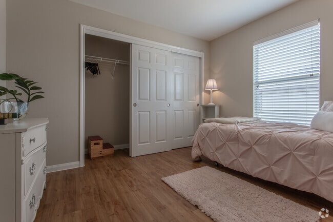 3 BR, 2 BA - 1315 SF