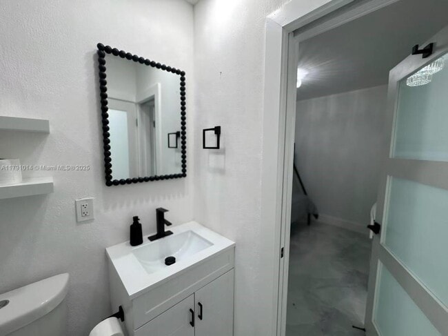 Photo - 3 bedroom in Miami FL 33150