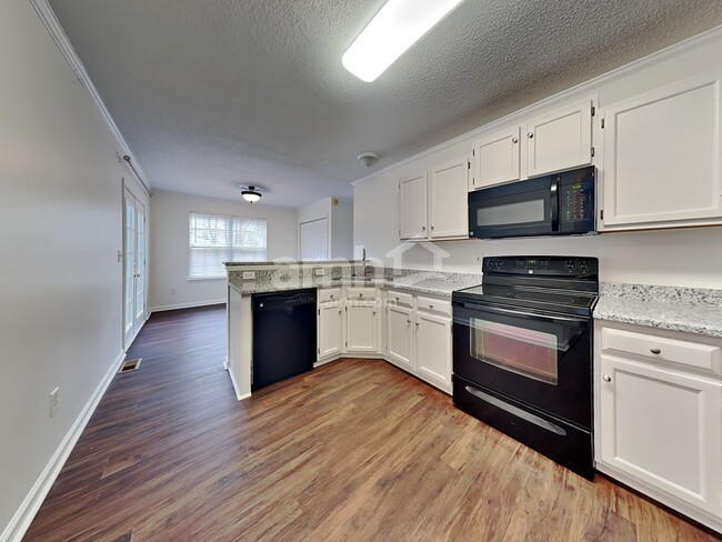 Photo - 109 Saddlemount Ln