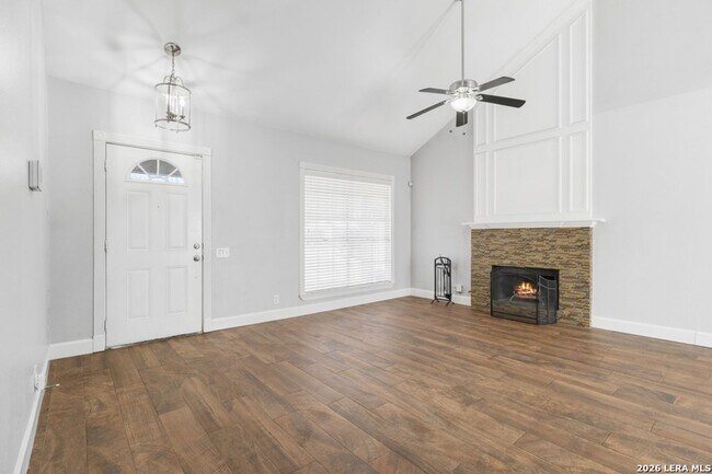 Photo - Charming Home Awaits: Spacious & Modern Living in a Prime Location