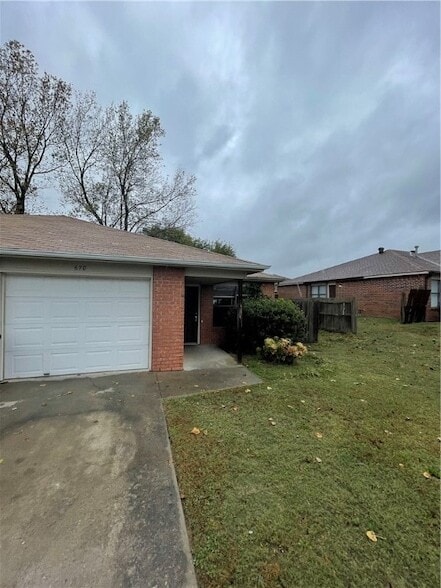 Photo - 670 W Martha Dr