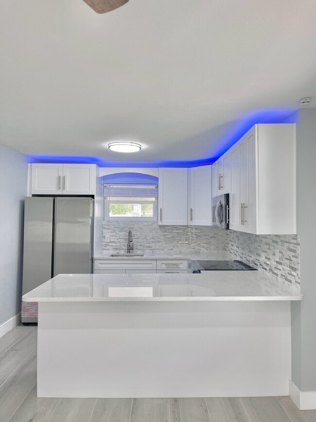 Building Photo - 4030 25th St N Unit # 4