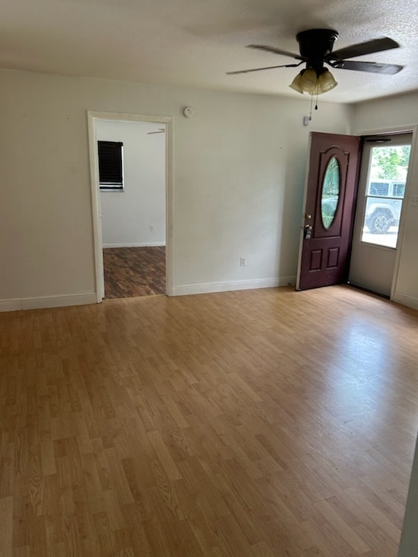 Photo - 1406 Crossview St