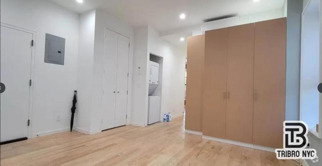 Building Photo - 4 bedroom in Brooklyn NY 11226 Unit 2 Rental