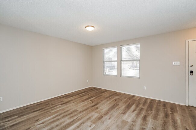 Photo - 1808 Lariat Dr