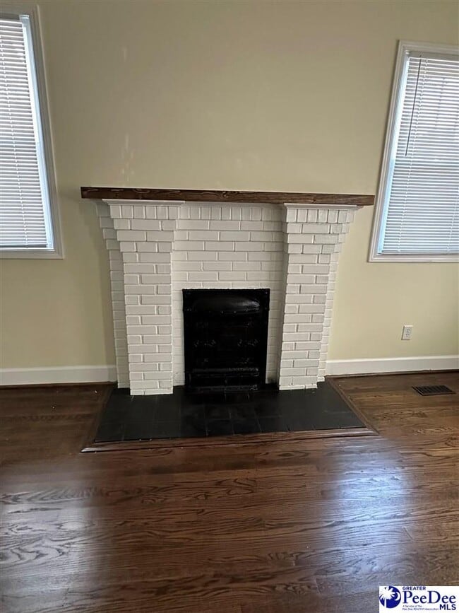 Photo - 203 S Franklin Dr