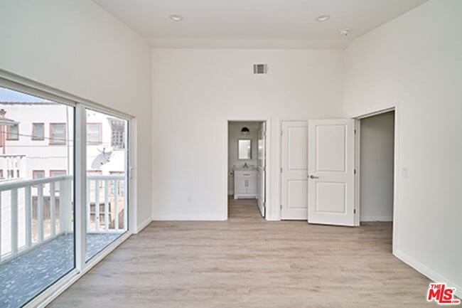 Photo - 830 S Norton Ave