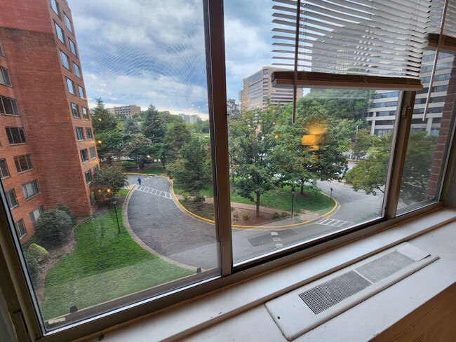Photo - 1121 Arlington Blvd Unit 434