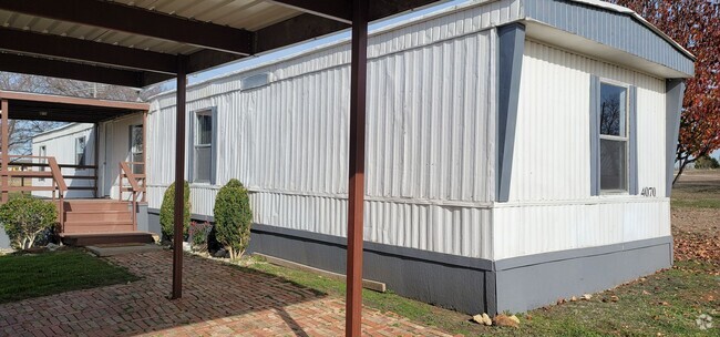 Building Photo - Country living two Bedroom/two bath with a... Rental