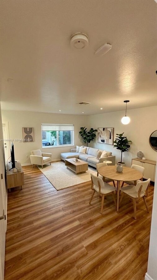 Photo - 3063 Center St