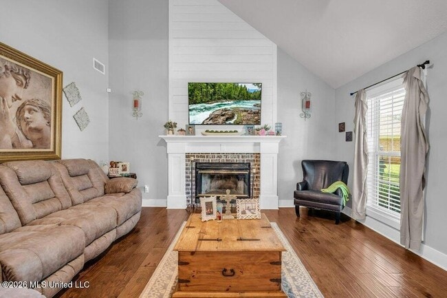 108 Countryside Ln