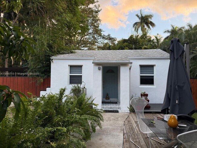 Photo - 396 NE 152nd St