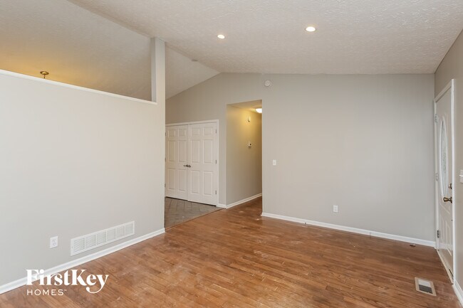 Photo - 432 Shady Ln Cir