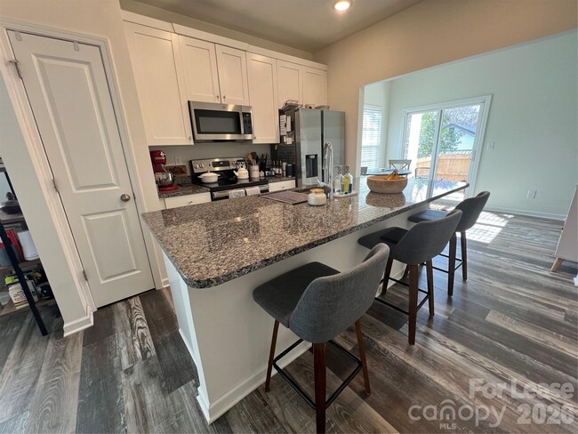 Photo - 19505 Meridian St