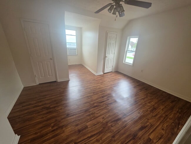 Photo - 259 N Main St