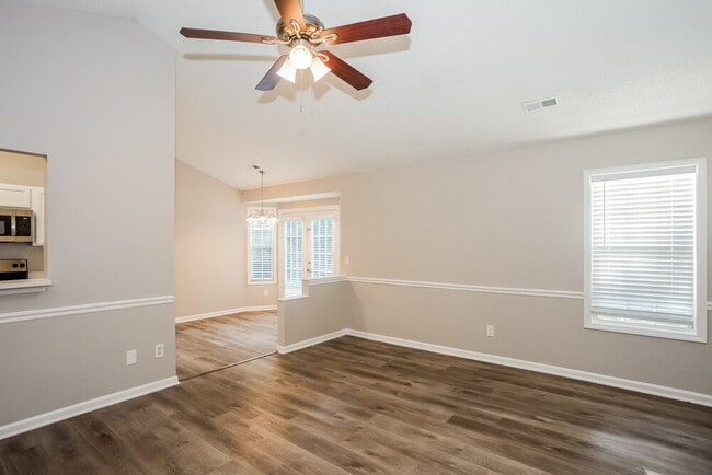 Photo - 2133 Millstone Ln