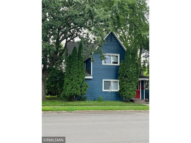 Photo - 239 Harriman Ave S