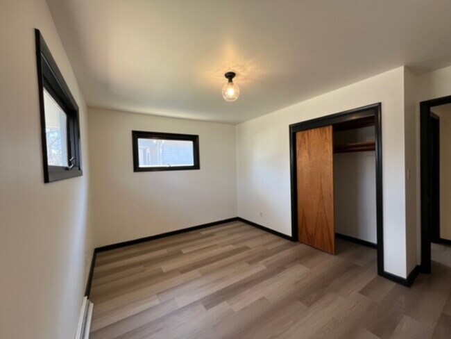 Photo - Spacious 2 Bed / 1 Bath Near Downtown Urbana with Garage