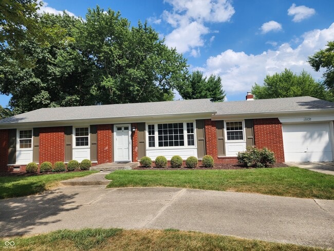 Building Photo - 10239 Orchard Park Dr W Rental