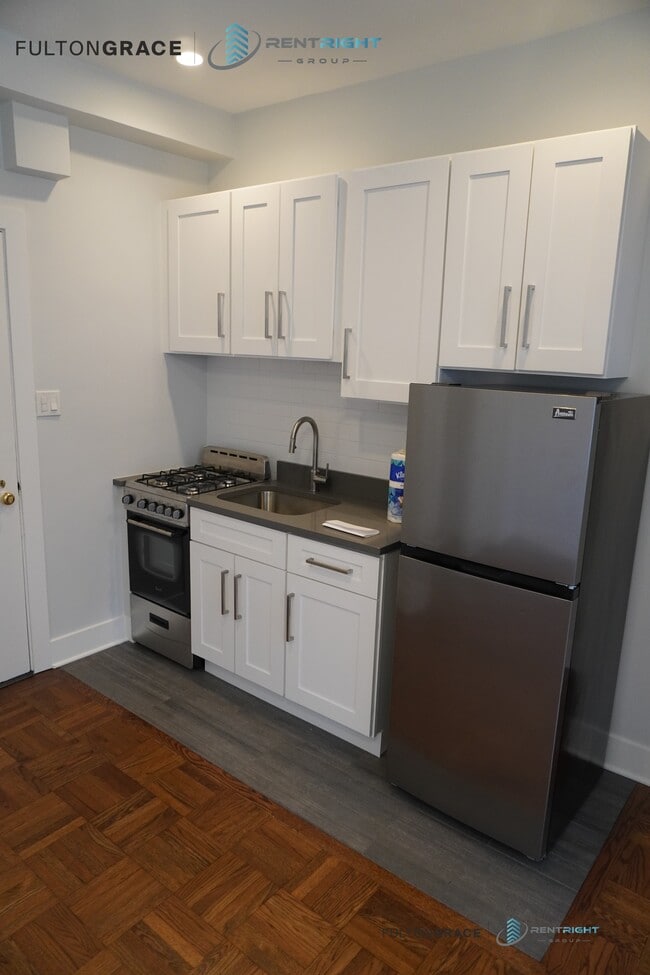 Building Photo - 422 W Melrose St Unit 422-1305