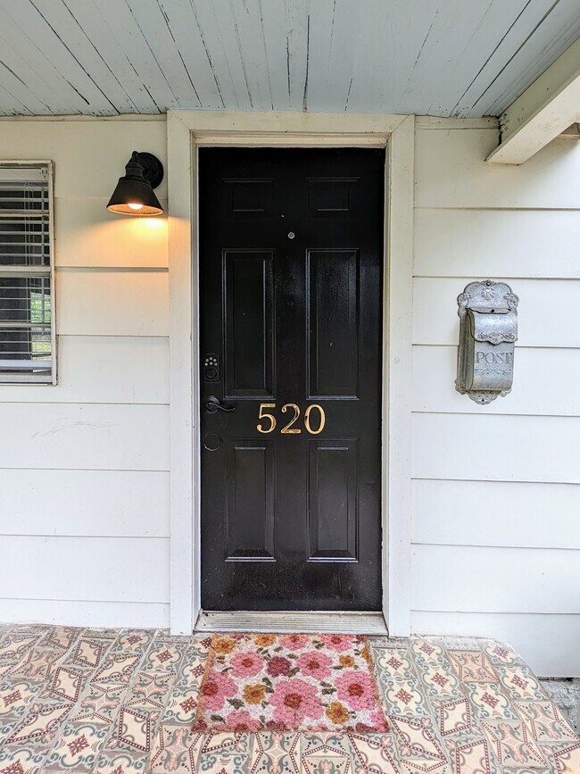 Photo - 520 48th St S