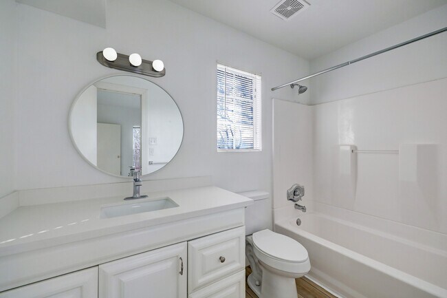 1401 Castle Ct Unit 1403 B