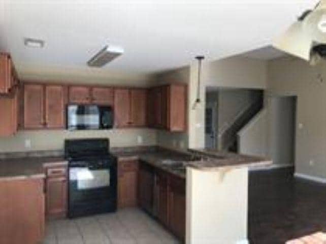 Photo - 100 Clay Hills Dr