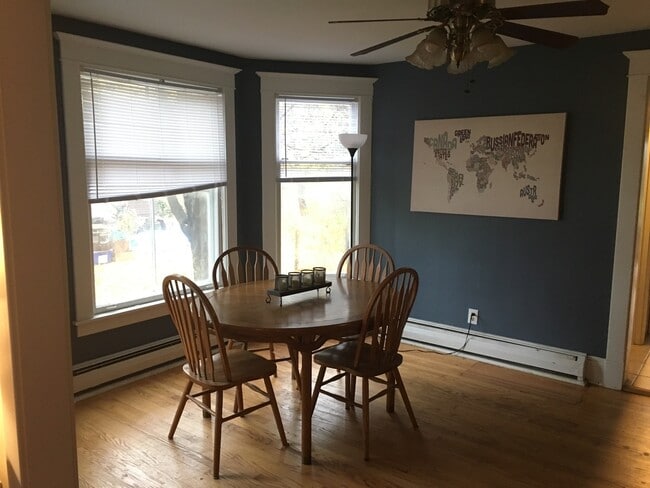 Photo - 327 Garfield Ave NW