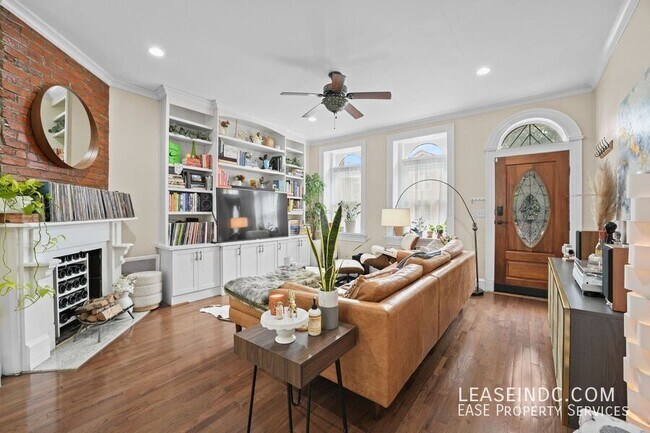 Photo - 318 U St NW