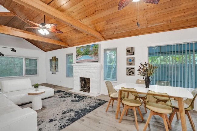 Photo - 1115 SW 4th St Unidad SI ID1504048P