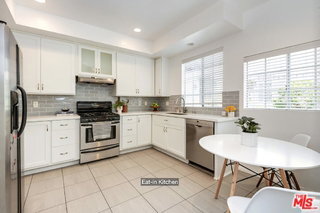 Photo - 850 N Poinsettia Pl