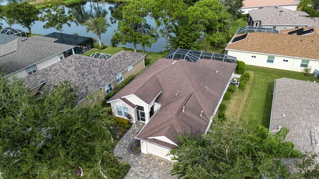 Photo - Luxurious 4-Bed Oasis with Outdoor Kitchen...