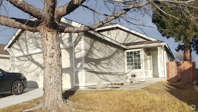 Building Photo - 2 Bed 2 bath 2 car garage Sierra Highlands... Rental