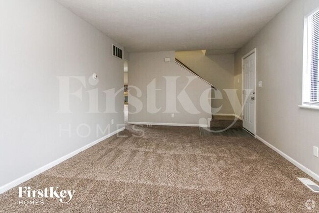 Building Photo - 104 Meadow Creek S Dr Rental