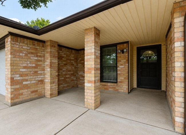 Photo - 510 Chambly Dr